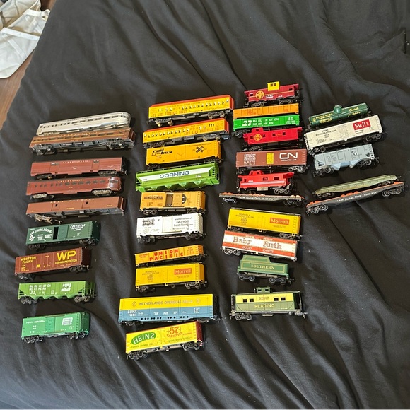 Vintage Train Lot Rivarossi Con-Curb Tyco Bachman See Photos 34 ITEMS - Picture 1 of 14
